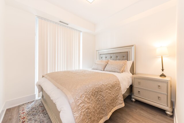 グランド ロイヤル コンドズ - CN タワー