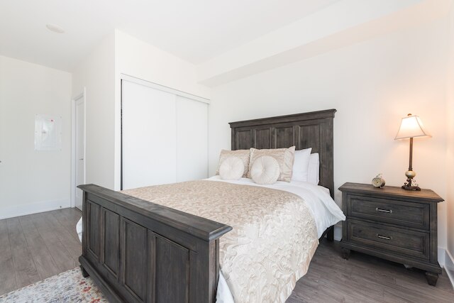 グランド ロイヤル コンドズ - CN タワー