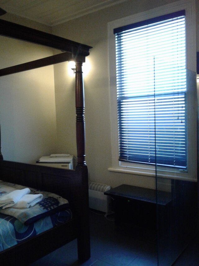 シューターズ サルーン バー ホテル & キャビンズ