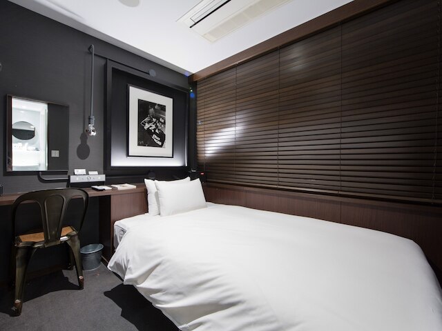 ロックスターホテル