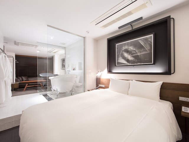 ロックスターホテル