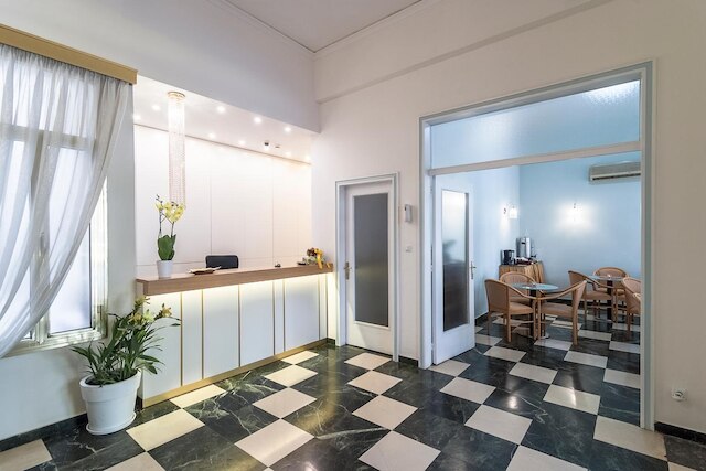 アレース アテネ ホテル