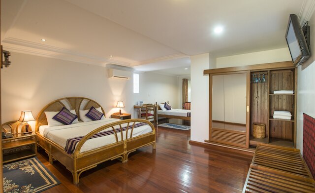 トゥライザ ホテル