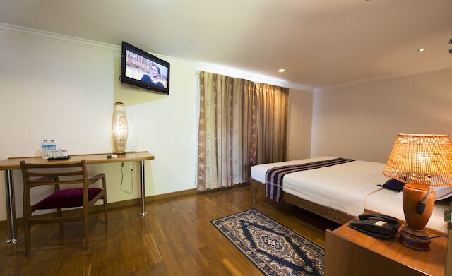 トゥライザ ホテル