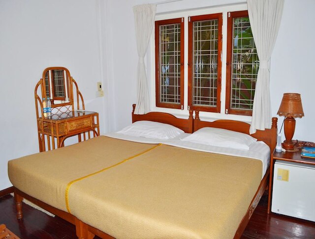 トゥライザ ホテル