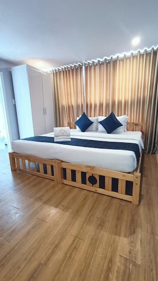 クイーンセントラルアパートメントホテル