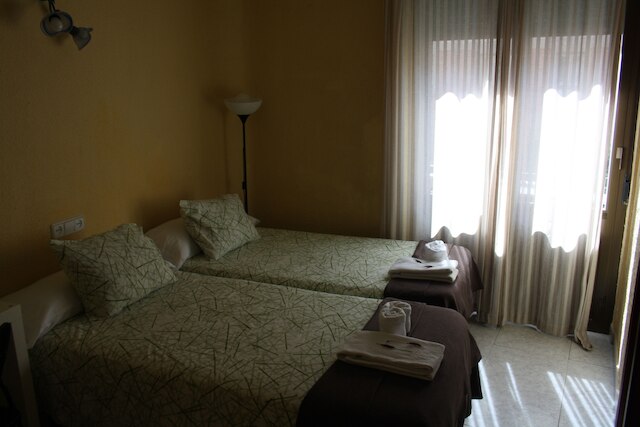 ホスタル ロフェル