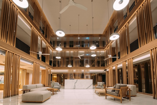 ミー ホテル スリナカリン