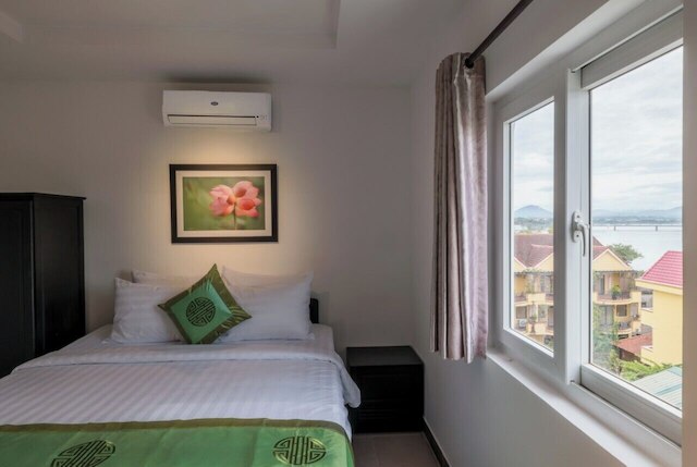 パープル ヒュー チャーミング リバーサイド ホテル