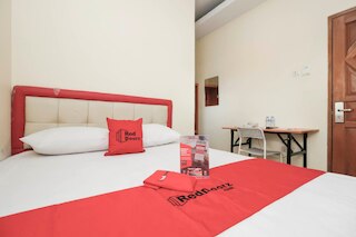 レッドドアーズ プラス @ ジャラン パムダ ジャカルタ