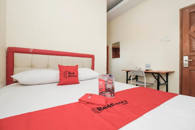 レッドドアーズ プラス @ ジャラン パムダ ジャカルタ