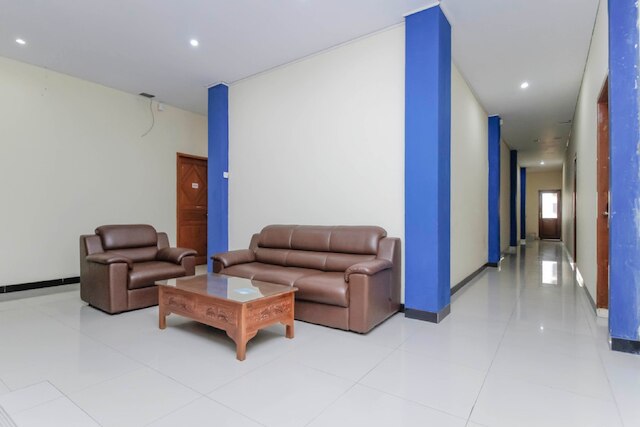 レッドドアーズ プラス @ ジャラン パムダ ジャカルタ