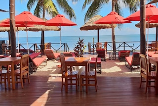 ラマダ スイーツ バイ ウィンダム ワイロアロア ビーチ フィジー