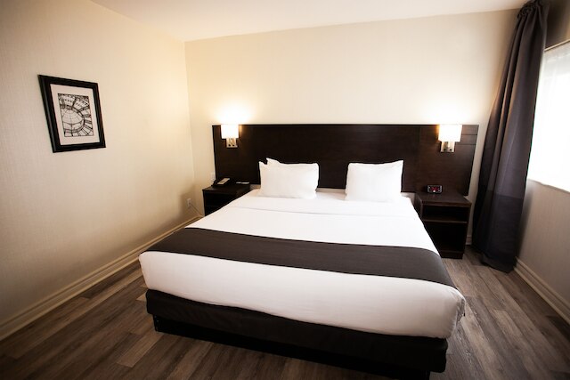 オテル ニュースター モントリオール