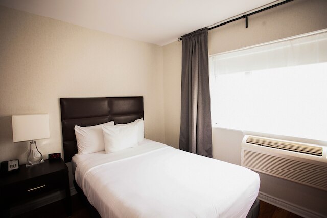 オテル ニュースター モントリオール