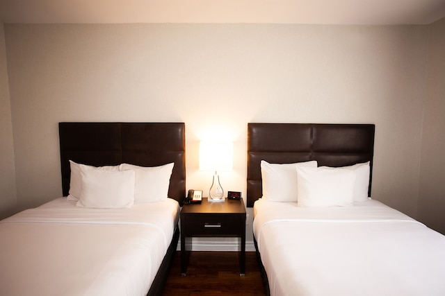 オテル ニュースター モントリオール