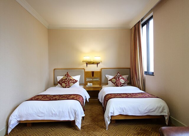 ニュー アジア ホテル (新亚大酒店)