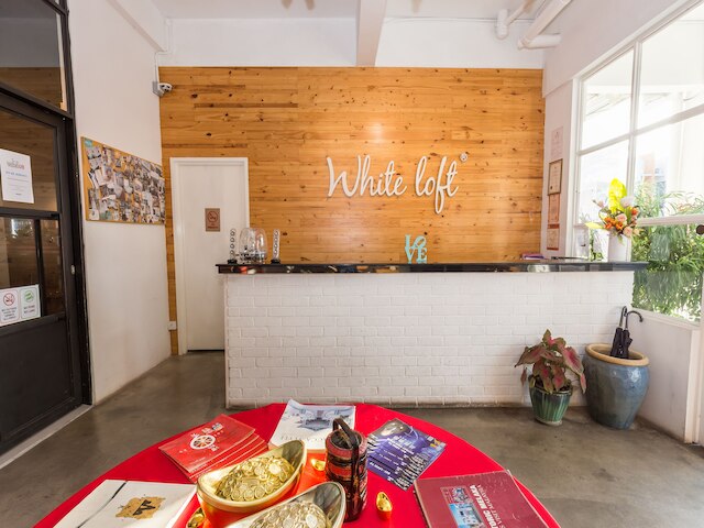 ホワイト ロフト ホテル