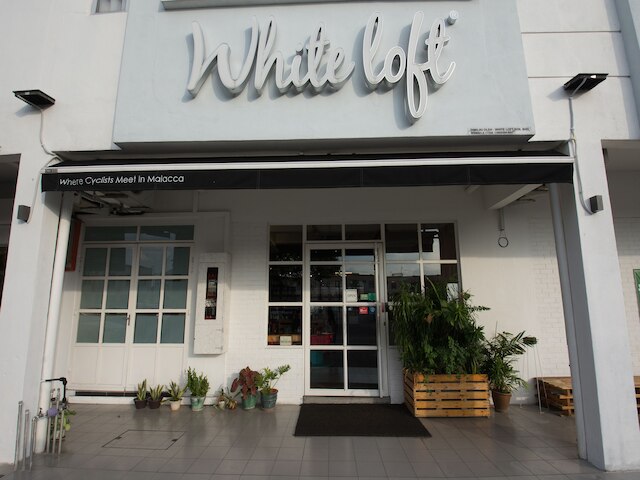 ホワイト ロフト ホテル