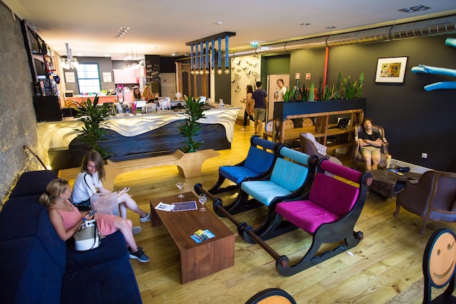 ナイス ウェイ ポルト ホステル