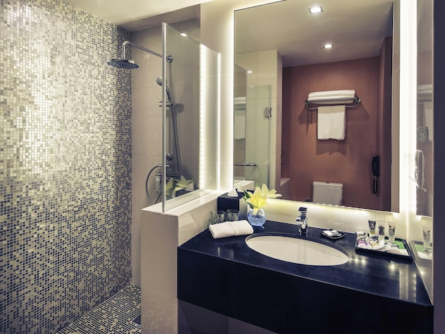 メルキュール ヤンゴン カバ エー