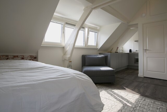 デ ワイズ ステュディオズ