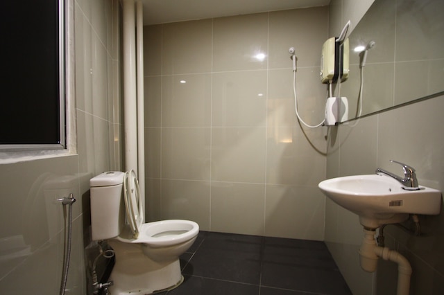 プレイス 2 ステイ - オポジット ヒルトン