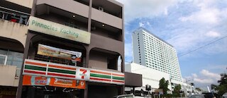 プレイス 2 ステイ - オポジット ヒルトン