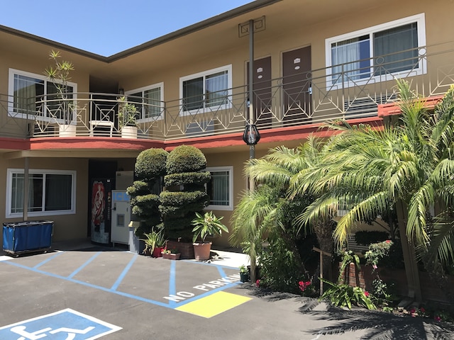 フラートン ロッジ