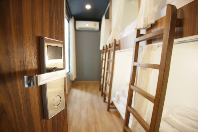 ギブ ミー 5 ホステル