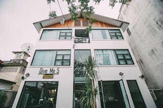 ギブ ミー 5 ホステル