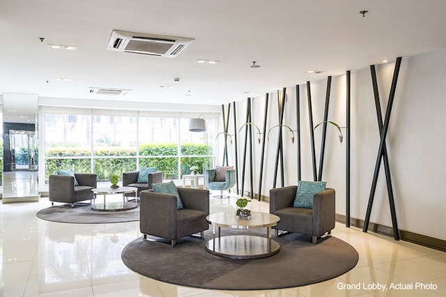 ザ コンシェルジュ アット シー レジデンシーズ