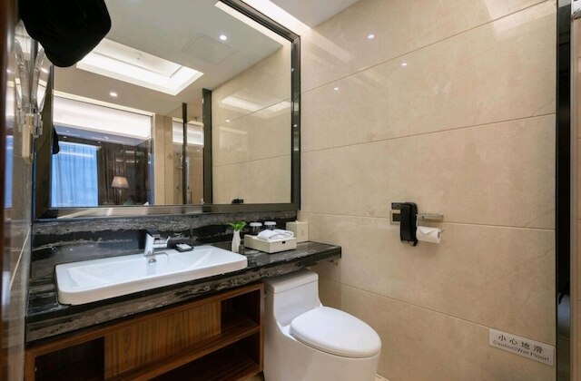 ホンダー インターナショナル ホテル (鸿德国际酒店)