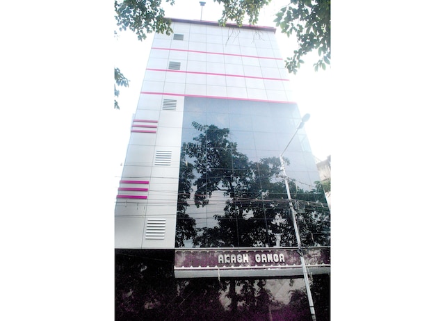 ホテル アカシュ ガンガ