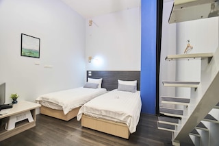 CH プレイス X ホテル (普樂室行旅)