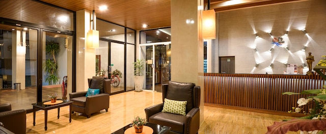 ザ ロフト シーサイド シラチャー