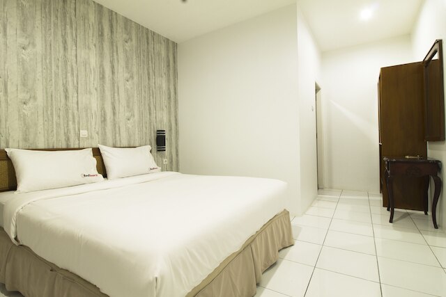 レッドドアーズ プラス ニア RS ハサン サディキン