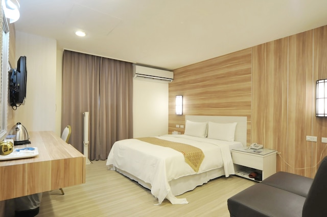 チェンディアン ホテル (正點商務旅店)