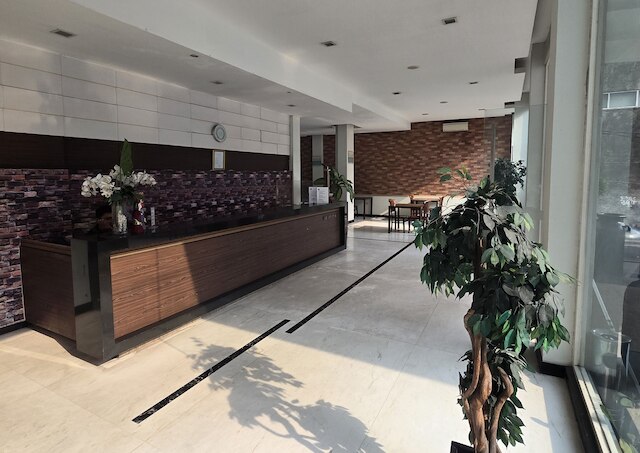 N2 ホテル グヌン サハリ