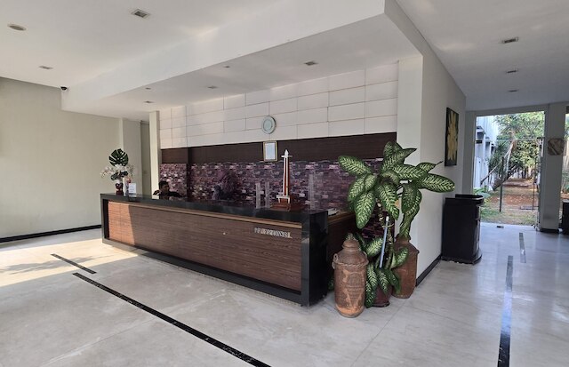 N2 ホテル グヌン サハリ