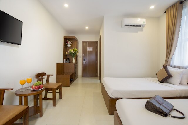 ゴールデン ライト ホテル