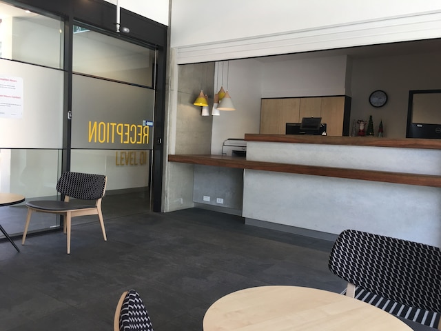 アバクロンビー スチューデント アコモデーション