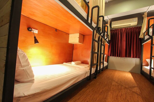 トンロー トラベラーズ ホステル & カフェ