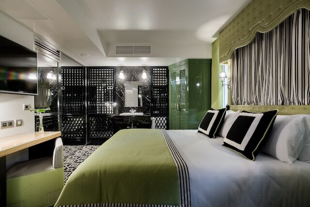 ルーム メイト アンナ, バルセロナ