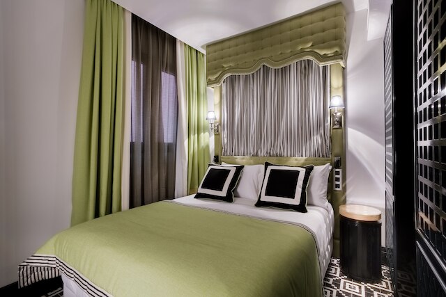 ルーム メイト アンナ, バルセロナ