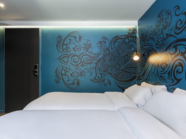 イビス スタイルズ パリ ガール ドゥ レスト マジェンタ