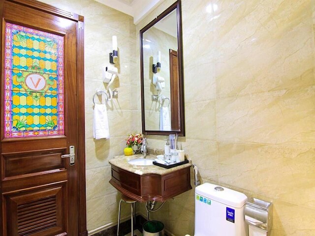 ヴァイオリン ホテル ハノイ