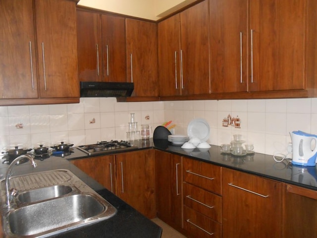 アカラ スイーツ アット ローワー バガタル