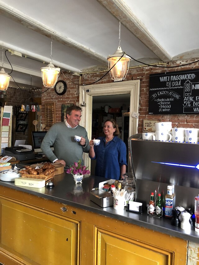 ナイン (T) ティーン B&B