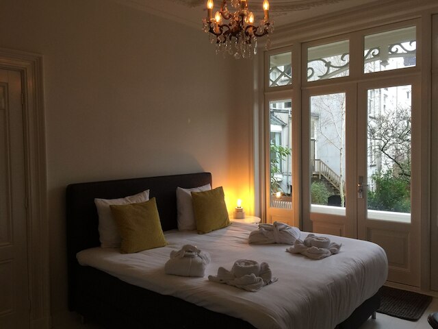 ナイン (T) ティーン B&B